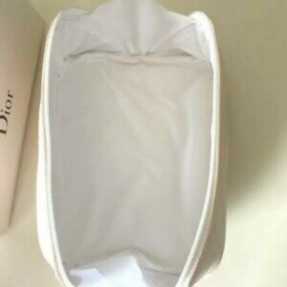 DIOR Beaute Pink Pouch. BNIB - Picture 5 of 5